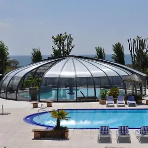 Hotel Camping Le Raguenes Plage, Névez
