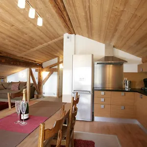 la-grange-de-laiguille.hotels-rhonealpes.com/