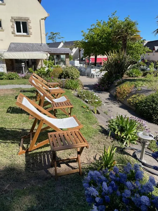 Hotel De La Cale Fouesnant 2*,